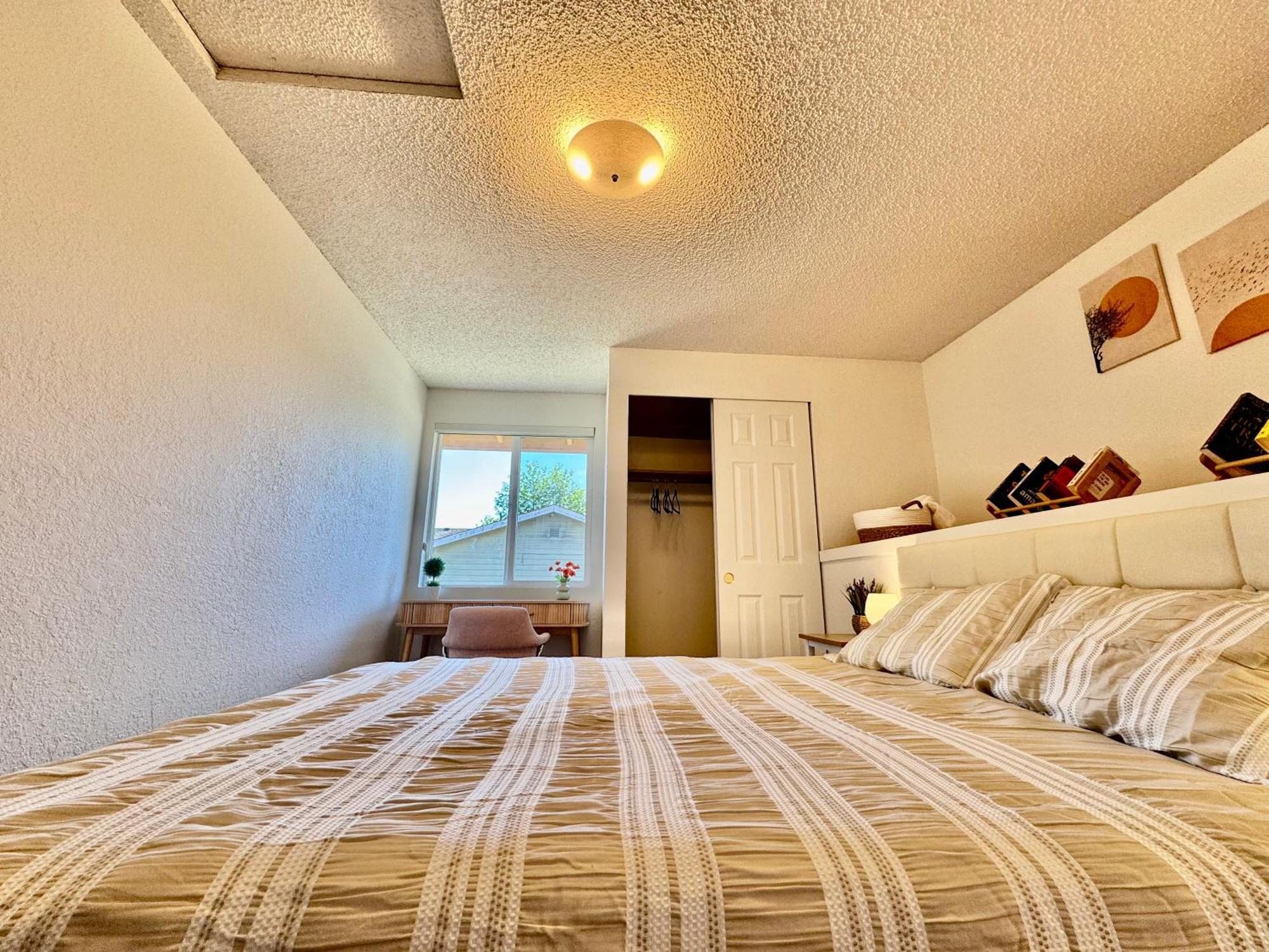 Besa Homestay Near Beach And Seatac Airport - Shared Bathroom With Max 2 Guests Де Мойн Екстериор снимка