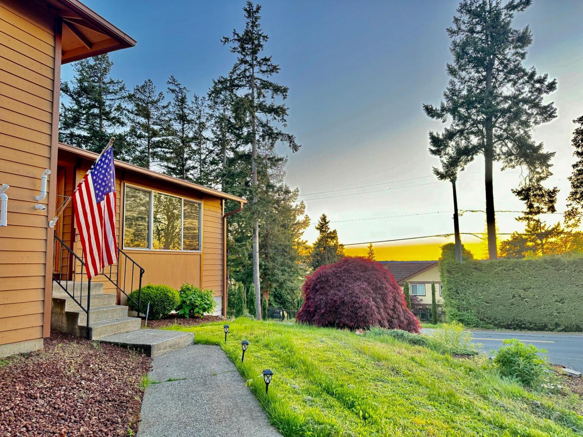 Besa Homestay Near Beach And Seatac Airport - Shared Bathroom With Max 2 Guests Де Мойн Екстериор снимка